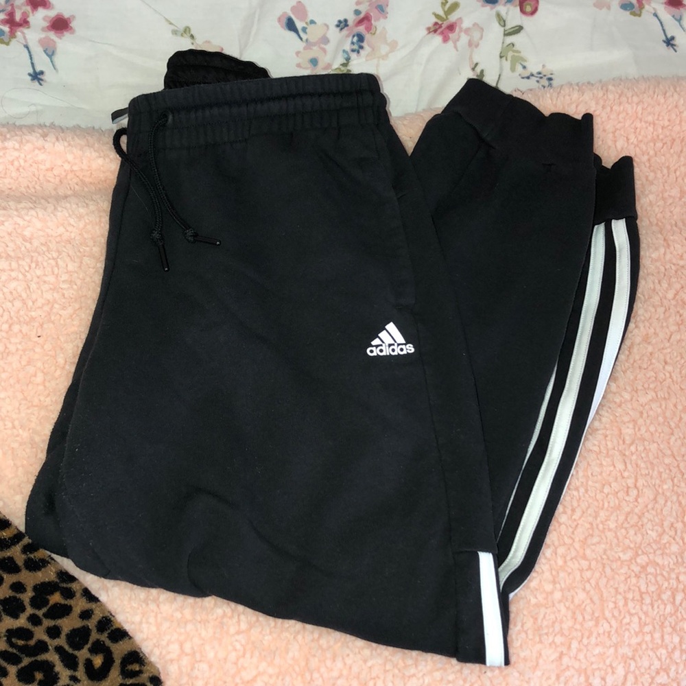 LIKE NEW: Women’s Adidas joggers